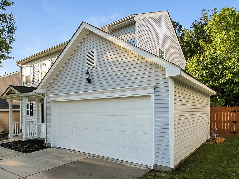 130 Hampshire Dr — Photo 5
