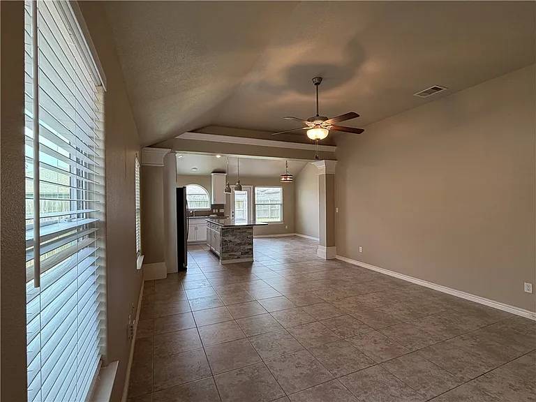 8033 Cormorant Dr — Photo 5