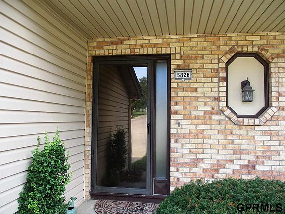 2nd image of 5826 Valley Cir