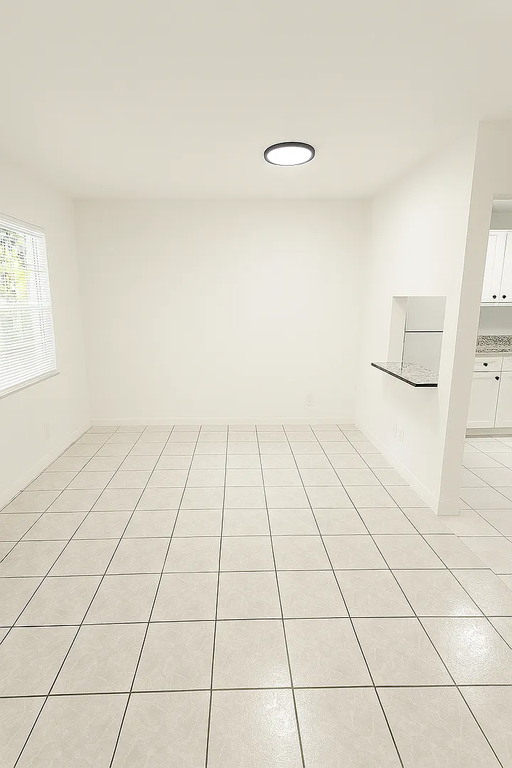 1151 NE 17th Ct — Photo 4