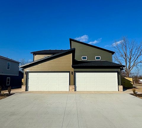 2nd image of 1700 SW Casuarina Dr #2