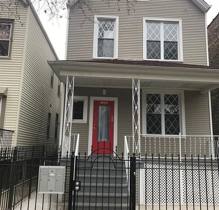 1st image of 1909 N Lowell Ave