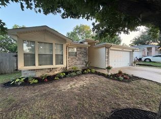 10225 Maverick Dr, Fort Worth, TX 76108