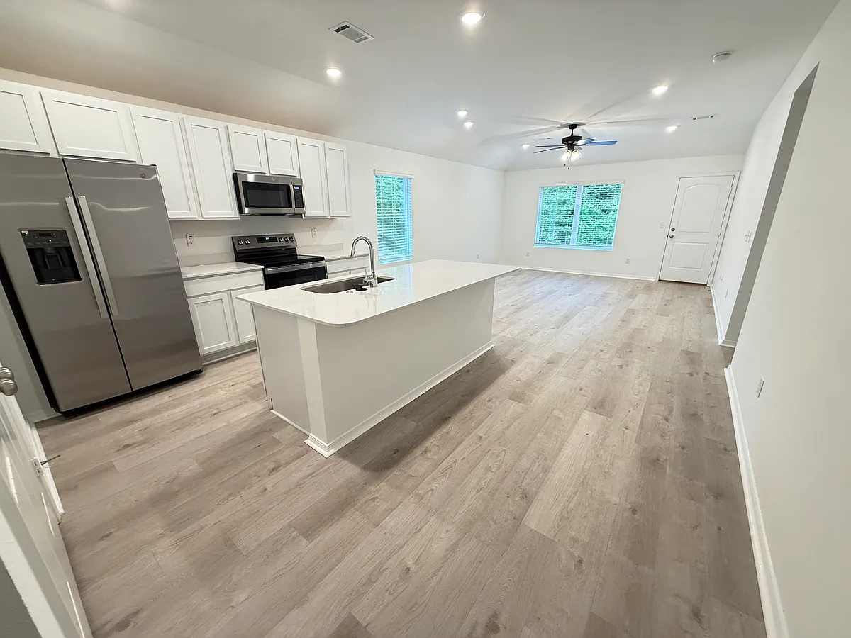 Building Photo - 830 Gussy Ln #7