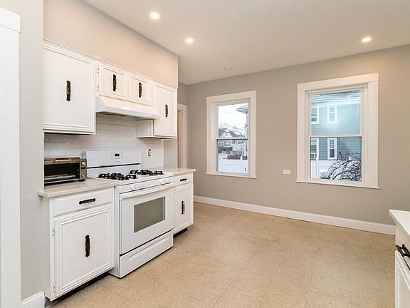 4th image of 168 Brook Rd