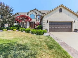 21381 Carlton Dr, Macomb, MI 48044