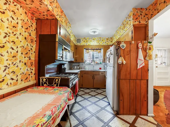 235 East 88th Street image 9 of 14