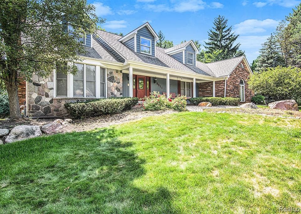 6511 Park Valley Dr, Clarkston, MI 48348 MLS 20221029792 Zillow