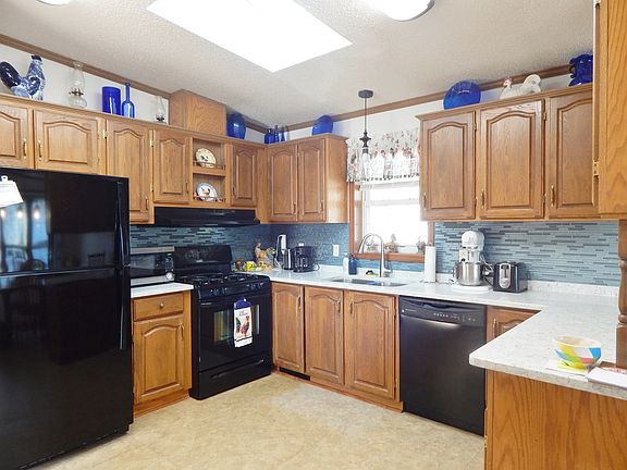 5th image of 709 Hillcrest Ln