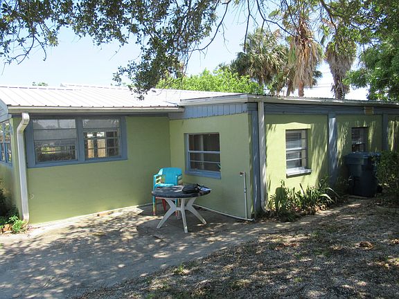 5th image of 26 Brooks Dr