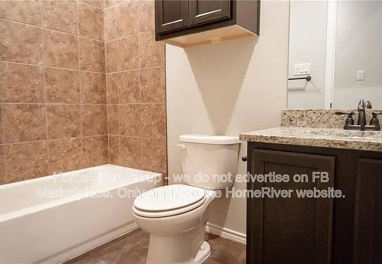 390 Joanne Loop #A — Photo 8