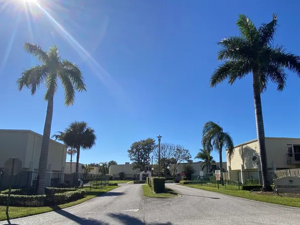 11976 Shakerwood Ln, Wellington, FL 33414