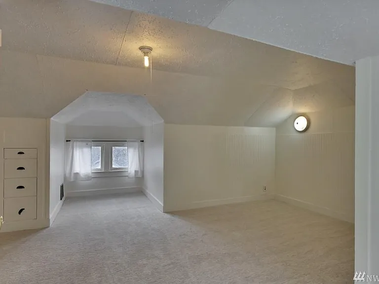 3109 S 7th St — Photo 17