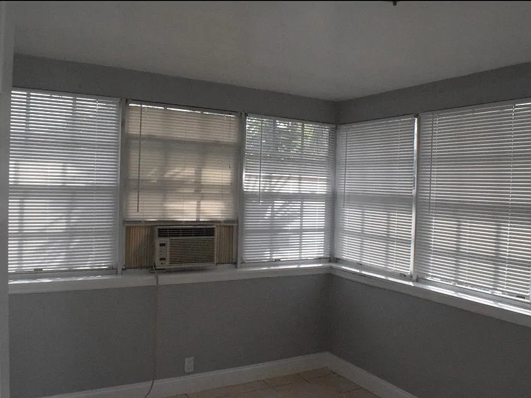 301 SW 8th St #1 — Photo 18