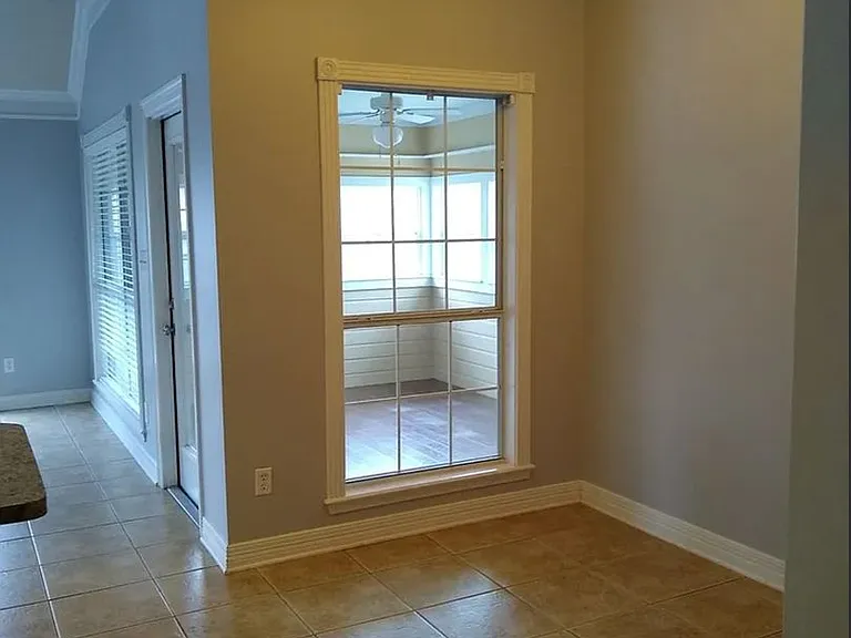 2523 Brookhaven Dr — Photo 4