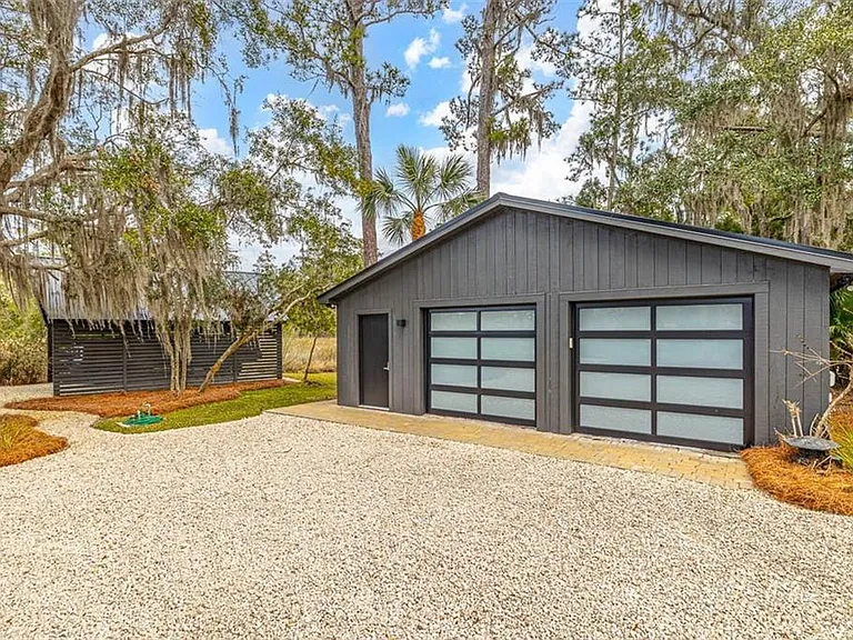 6201 Frederica Rd — Photo 10