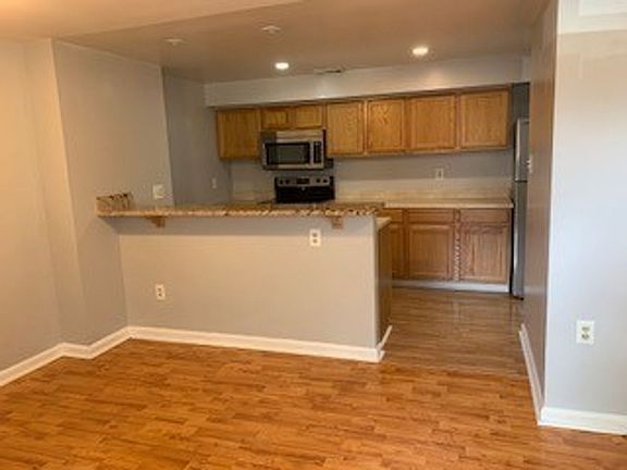 3rd image of 4410 Pembrook Village Dr