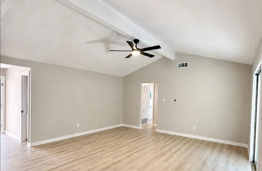 3 bed, 1.5 bath, 1142 sqft, $2,250 — Photo 4