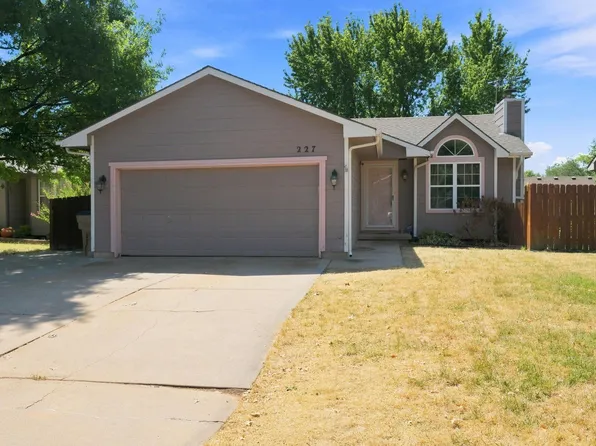 227 W Rosewood Ln, Derby, KS 67037