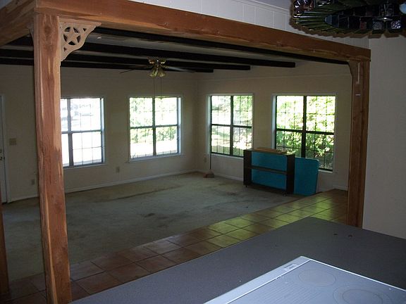 3rd image of 406 Gardner Dr