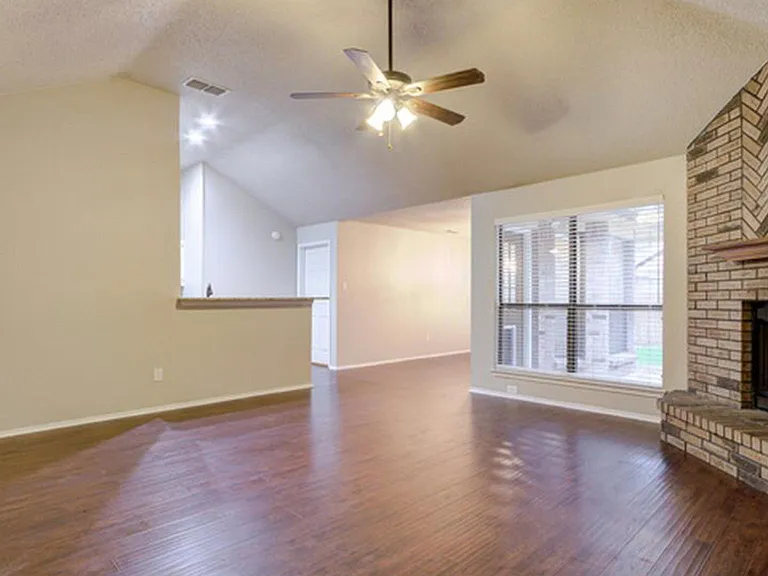 Freelan Dr — Photo 21