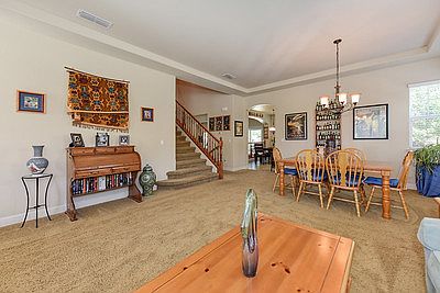 3rd image of 860 Hildebrand Cir