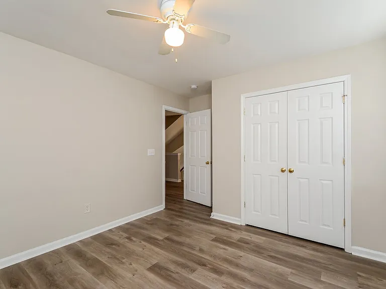1910 Sterling Hill Dr — Photo 13