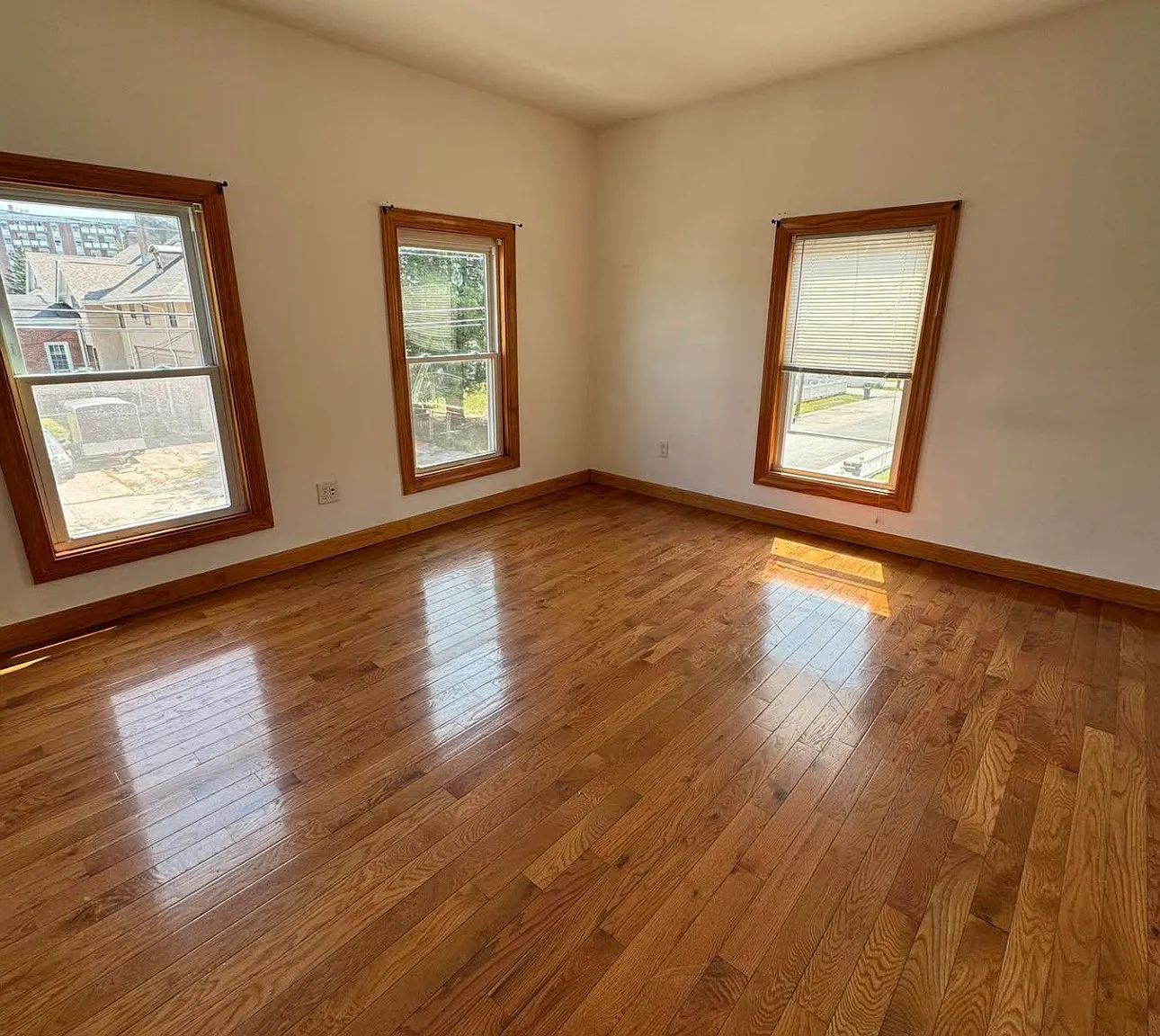 11 Greenwood Rd — Photo 4