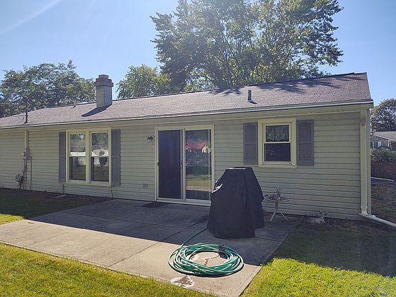 4th image of 45 Bordeaux Dr