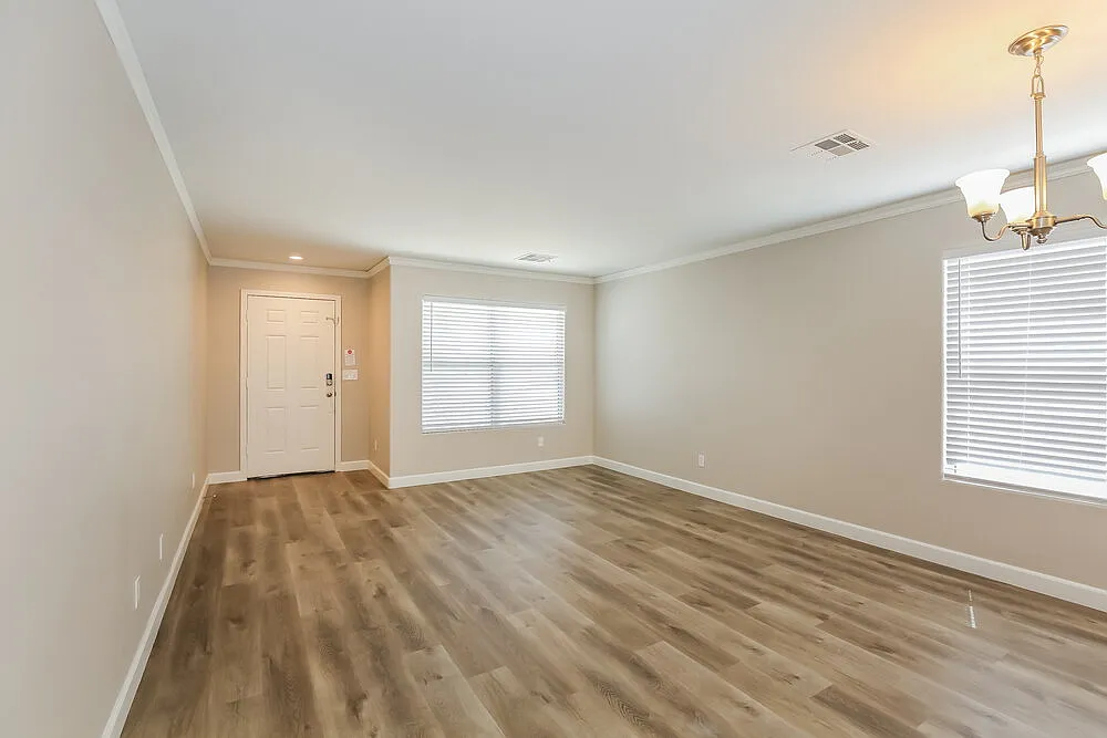 4 bed, 2.5 bath, 2473 sqft, $2,550 — Photo 4