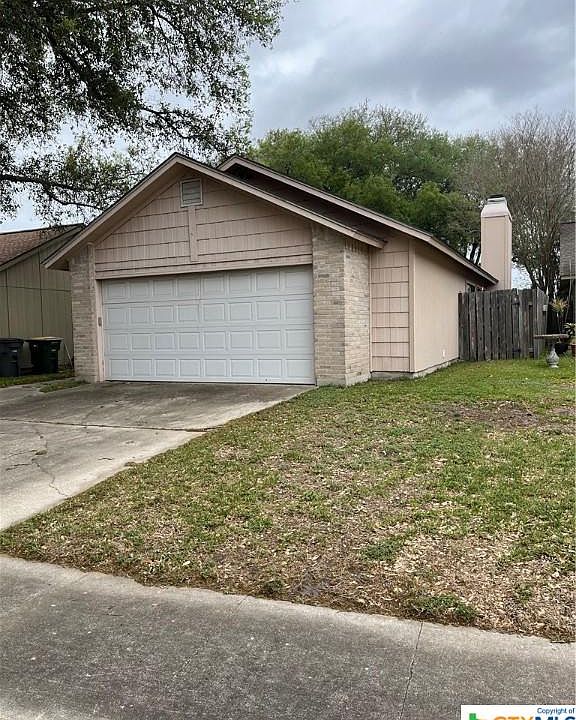 2nd image of 108 Banyan Ct