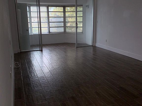 5th image of 18900 NE 14th Ave #3