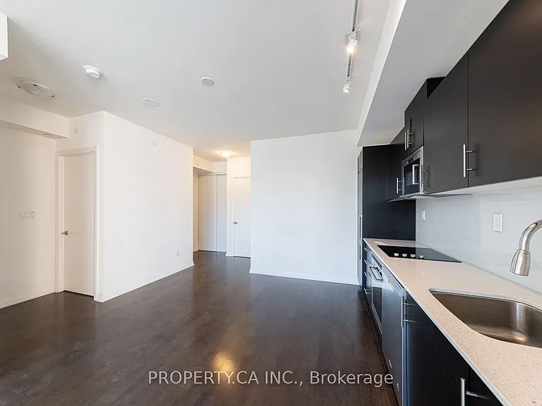 460 Adelaide St E #706 — Photo 7