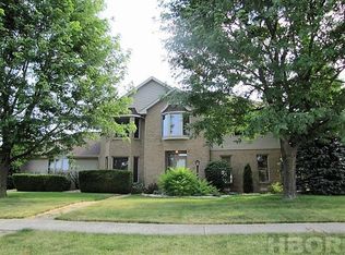 2065 Greystone Dr, Findlay, OH 45840