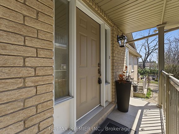 4th image of 2304 Sovereign St