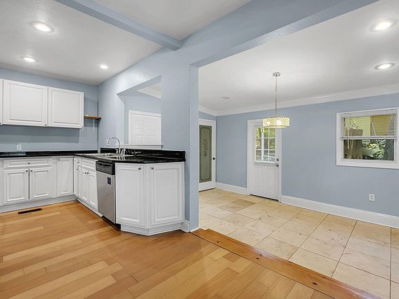 5th image of 1814 Sunset Ln