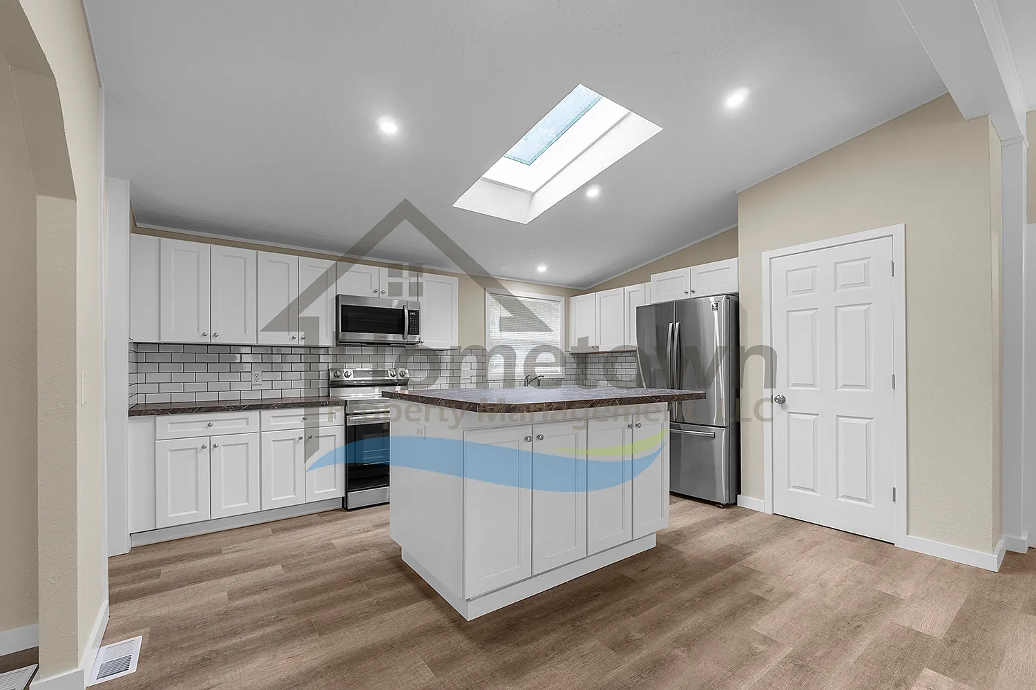 3 bed, 1600 sqft, $1,600 — Photo 4