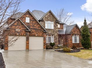 1665 Lansdowne Ave, Lasalle, ON N9J 3X8