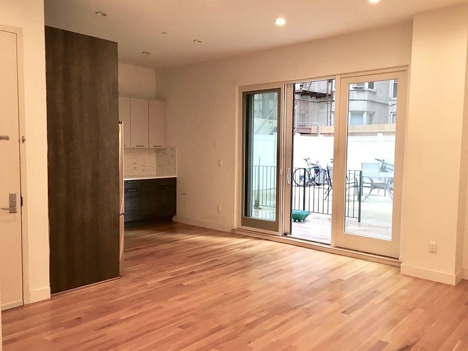 1st image of 625 E 18th St APT 1B