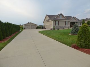 1579 E Autumn Rdg, Haubstadt, IN 47639