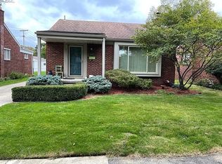 2165 Sheffield Rd, Birmingham, MI 48009