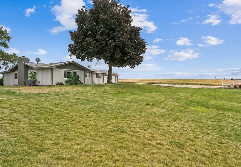 10996 Willis Rd — Photo 42