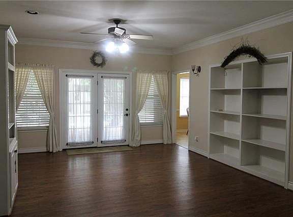 3rd image of 808 Craddock Ct