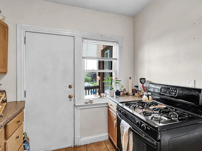 28 Whitney St #304 — Photo 8