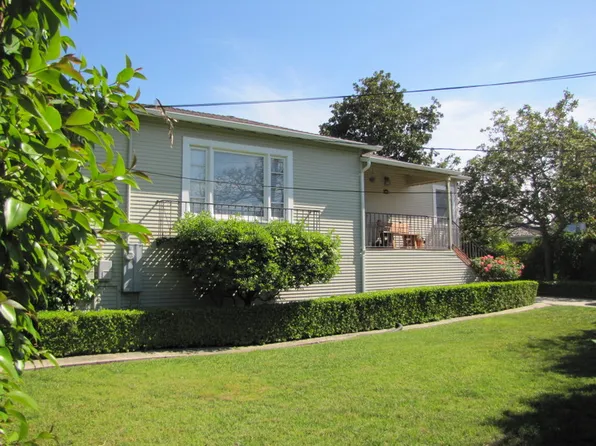 107 Oakwood Dr, Redwood City, CA 94061