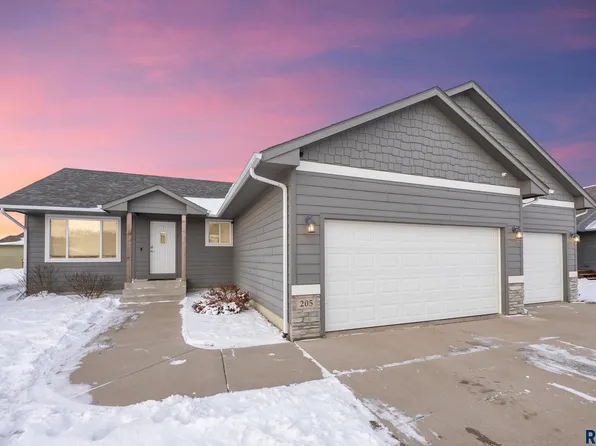 205 N Ceylon Ave, Tea, SD 57064