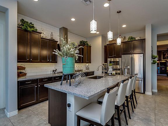 4th image of 18435 W Paradise Ln