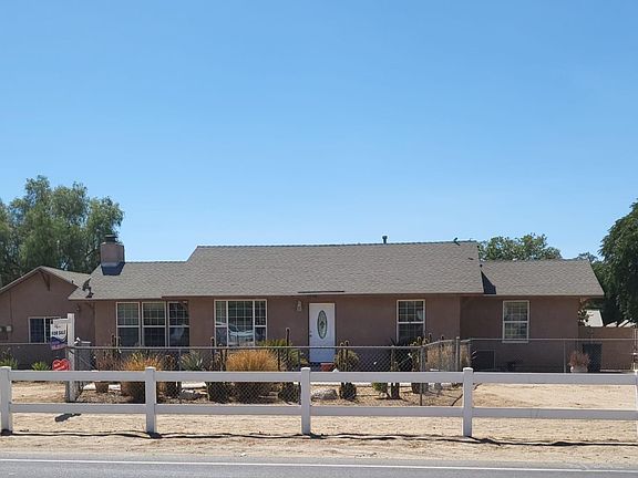 3rd image of 3976 Pedley Ave
