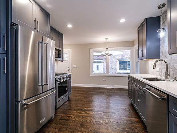 4th image of 4949 N Mont Clare Ave