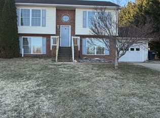 1421 Stonechris Dr, Harrisonburg, VA 22802